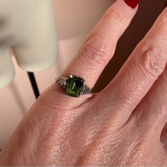 Vintage antique designer art deco Sterling silver emerald cut Green Glass Ring - Picture 3 of 17